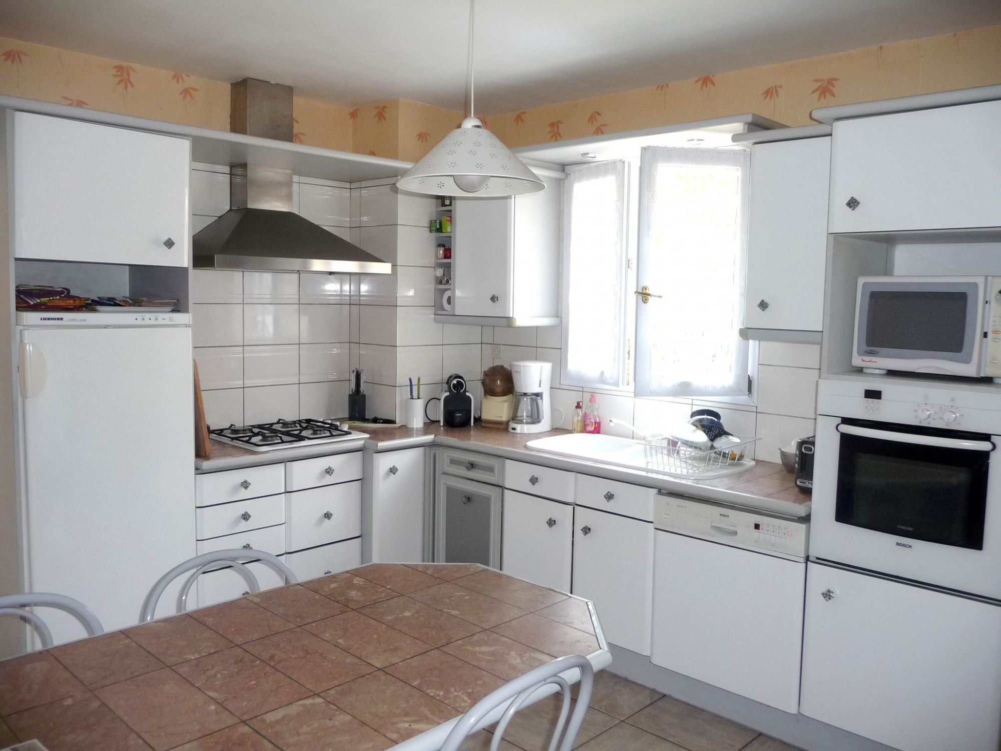 Maison 5 chambres,164m²,  à pied du bourg de Canéjan. Garage et piscine